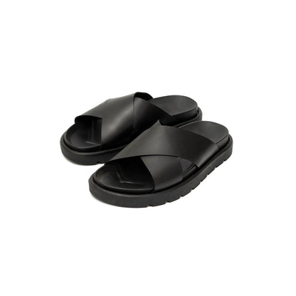 Black Form – Premium Everyday Slides