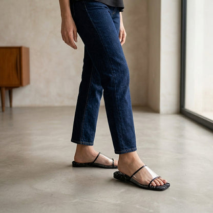 Vela Slippers in Black